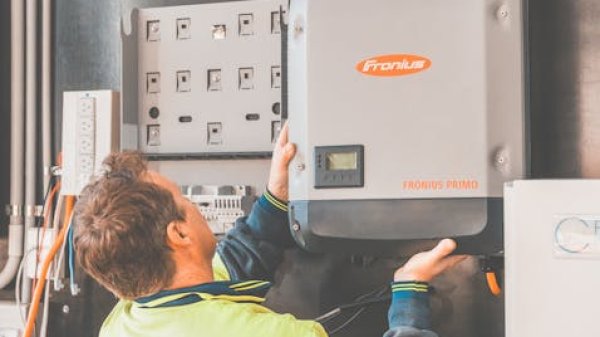 Mit dem Growatt NOAH 2000 Speicher können Sie Ihren selbst erzeugten Solarstrom besser nutzen.