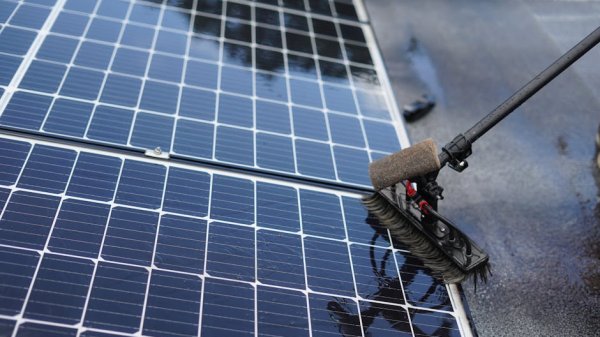 Solarwatt steigert mit der neuen Vision 5.5 Serie die Modulleistung auf bis zu 470 Watt.