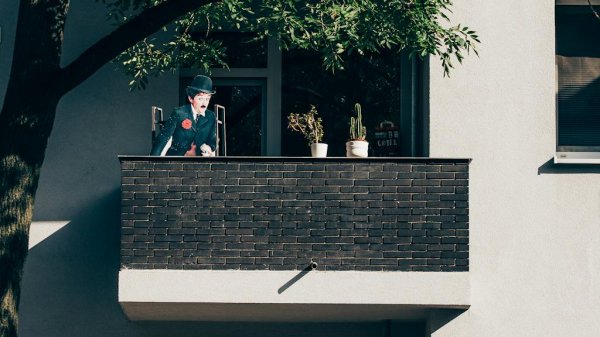 Mini-Solaranlagen sind günstiger und leistungsfähiger geworden, was die Stromkosten senkt.